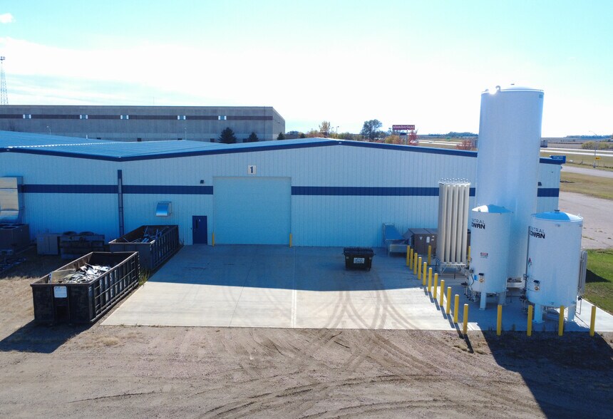 More Photos Of 100 Quality Park Dr, Beresford Manufacturing For Sale