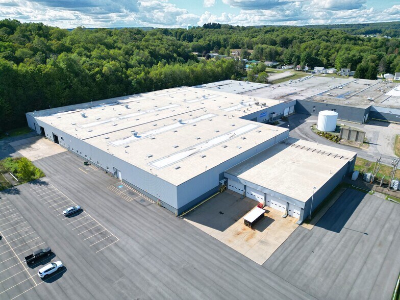 More Photos Of 835 Washington St, Saint Marys Manufacturing For Lease