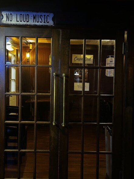 More Photos Of 406 Route 6A, East Sandwich Restaurant For Sale