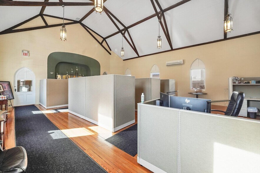 More Photos Of 27 Cleveland St, Valhalla Loft Creative Space For Sale