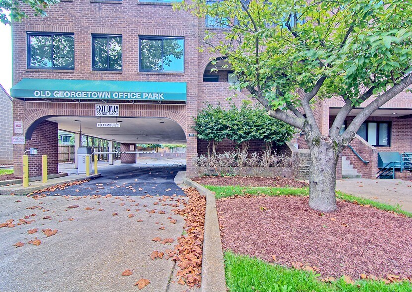 More Photos Of 7960-7990 Old Georgetown Rd, Bethesda Medical For Sale