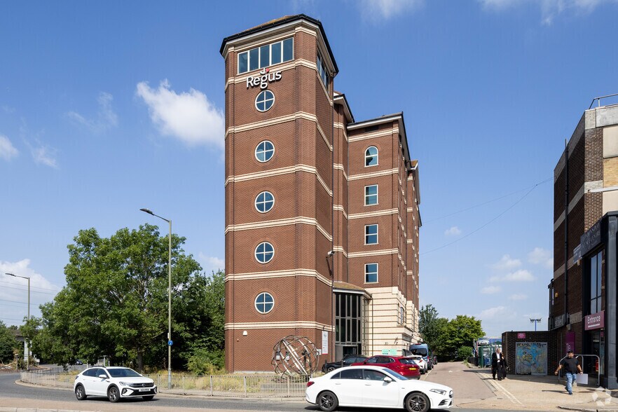 More Photos Of London Rd, Barking Coworking Space