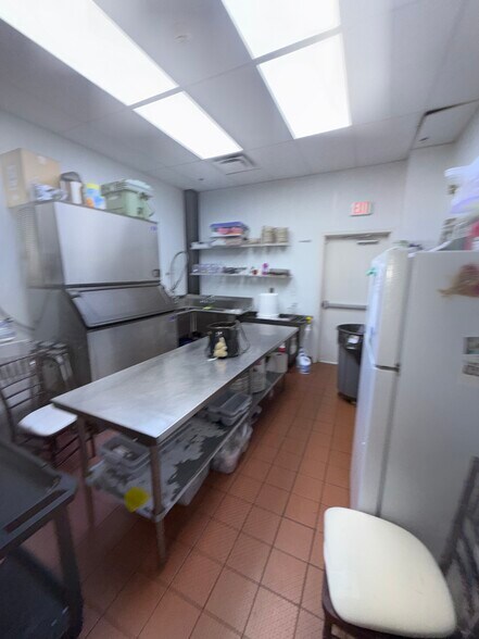 More Photos Of 110 Willow Oak, Laredo Specialty For Sale