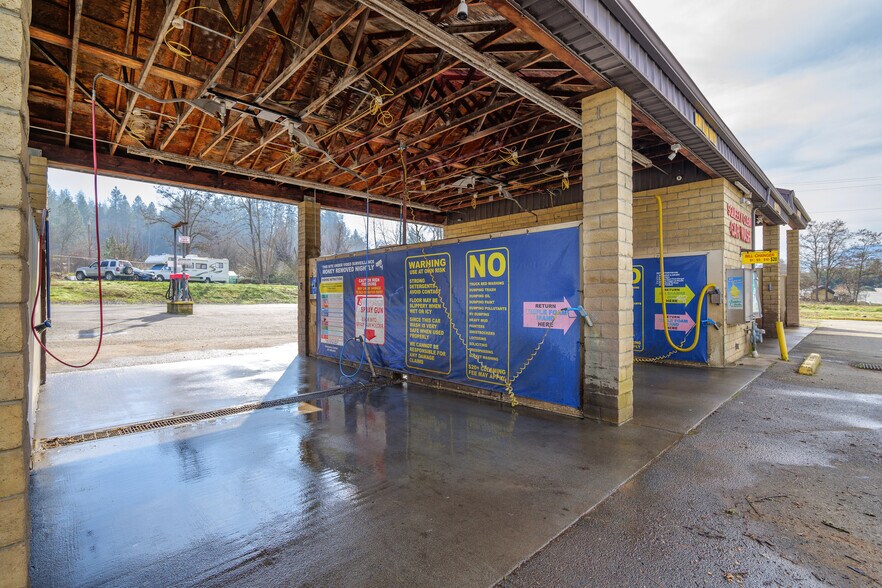 More Photos Of 2521 Williams Hwy, Grants Pass Carwash For Sale