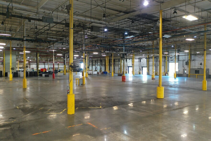 More Photos Of 850 Industrial Rd, Madisonville Manufacturing For Lease