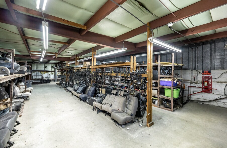 More Photos Of 447 Ossie Davis Pky, Waycross Auto Dealership For Sale