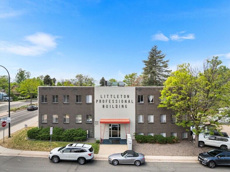 More Photos Of 709 W Littleton Blvd, Littleton Office For Sale
