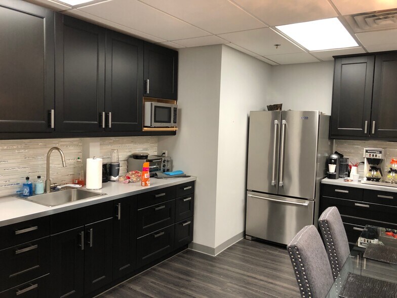 More Photos Of 1112 Lousons Rd, Union Township Warehouse For Lease