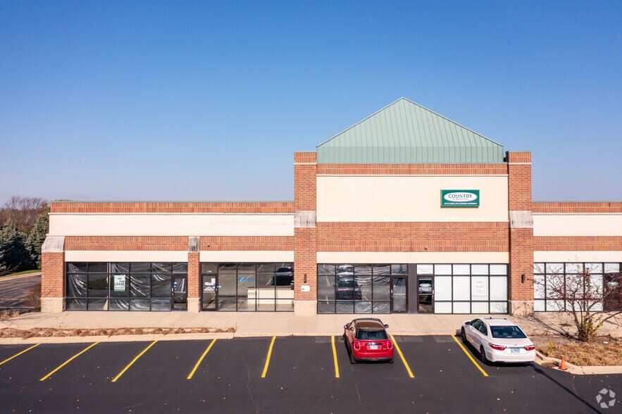 More Photos Of 1135-1167 W Oak St, North Aurora Unknown For Lease