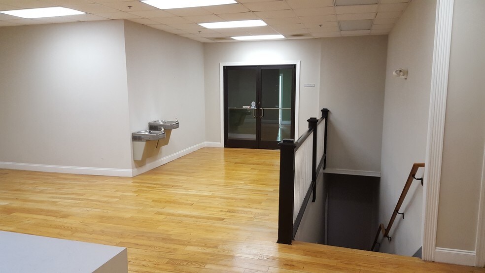 More Photos Of 9 Union St N, Concord Office For Sale