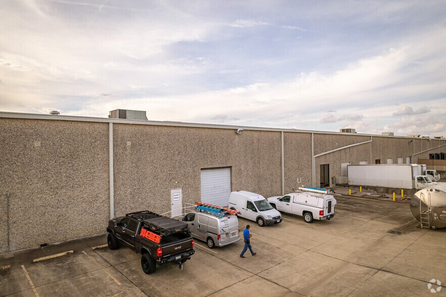 More Photos Of 4000 Greenbriar Dr, Stafford Manufacturing For Lease