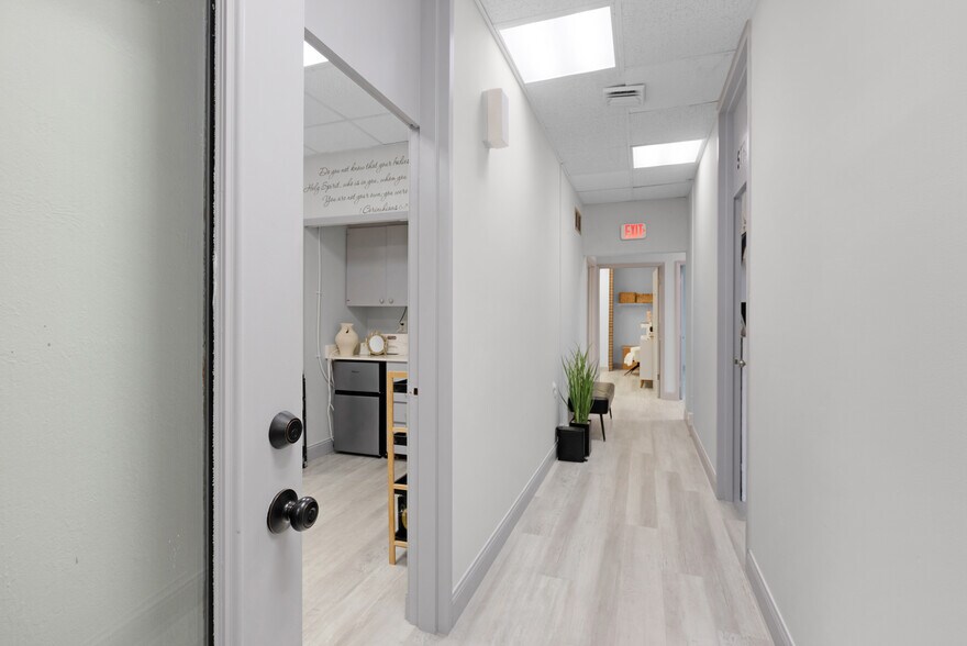 More Photos Of , Fort Myers Office For Sale