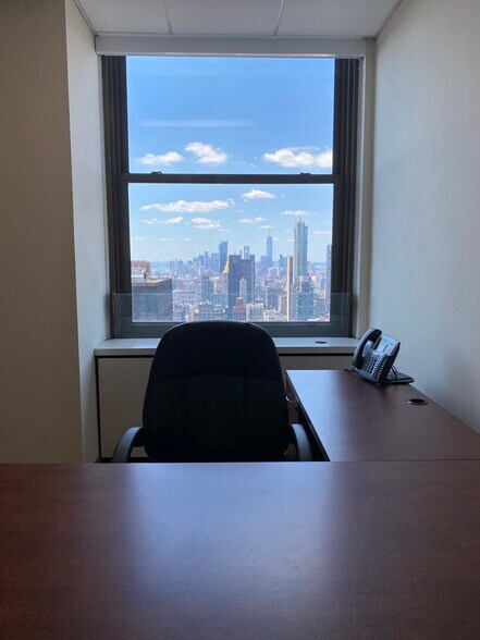 More Photos Of 60 E 42nd St, New York Coworking Space