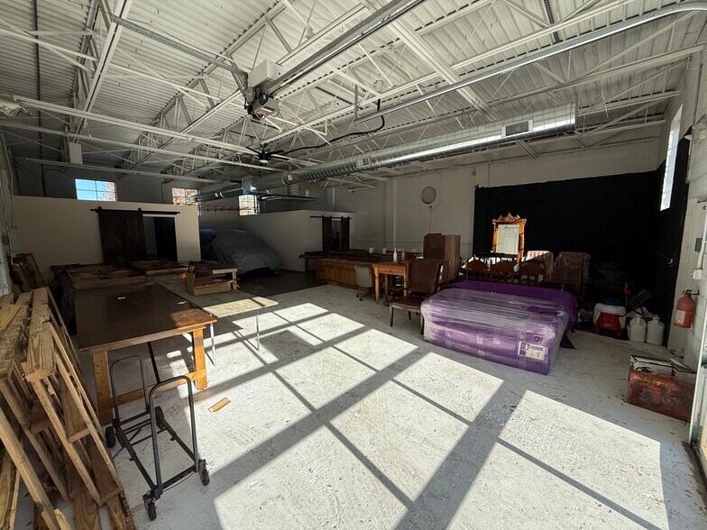 More Photos Of 360 W Waterloo St, Canal Winchester Flex For Lease