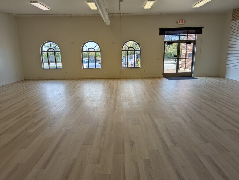 More Photos Of 1255-1263 S Monroe Ave, Green Bay Unknown For Lease