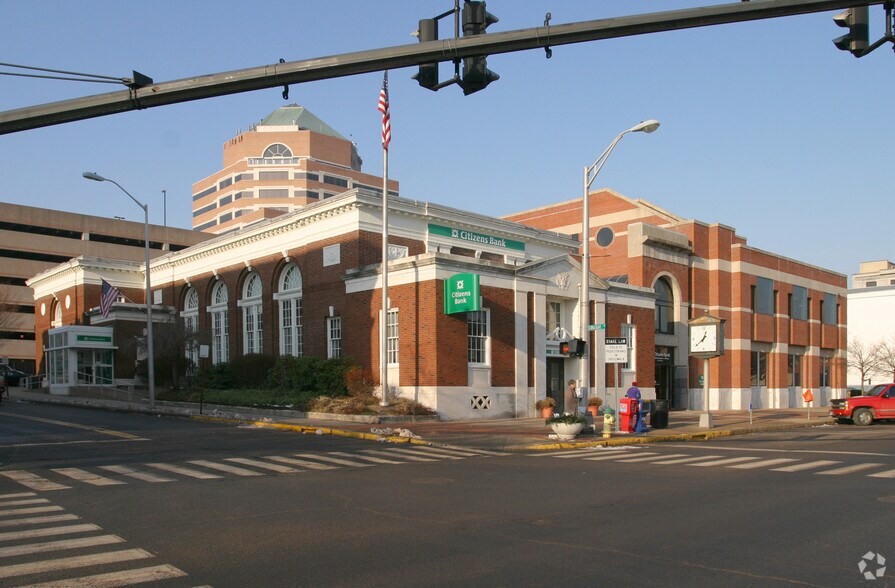 More Photos Of 225-243 Main St, Middletown Office For Lease