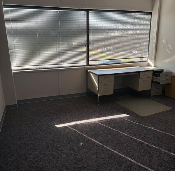 More Photos Of 4488 W Bristol Rd, Flint Medical For Sale