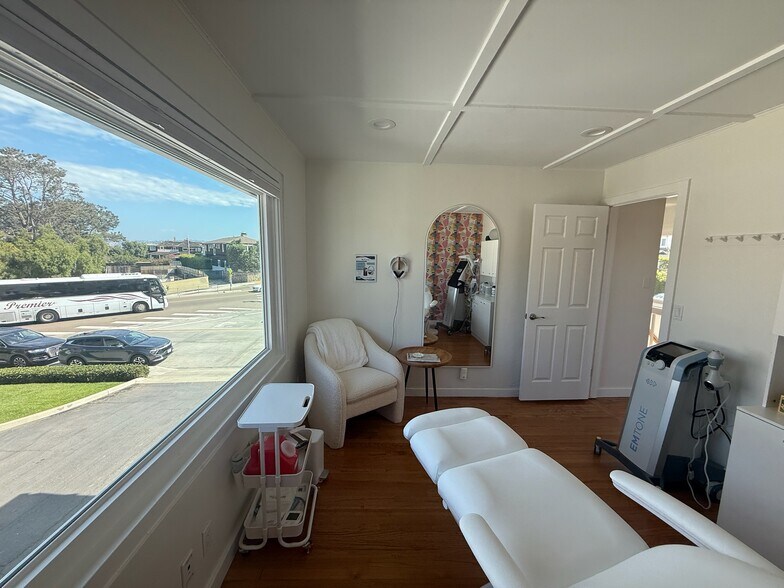 More Photos Of 7880 Exchange Pl, La Jolla Freestanding For Lease