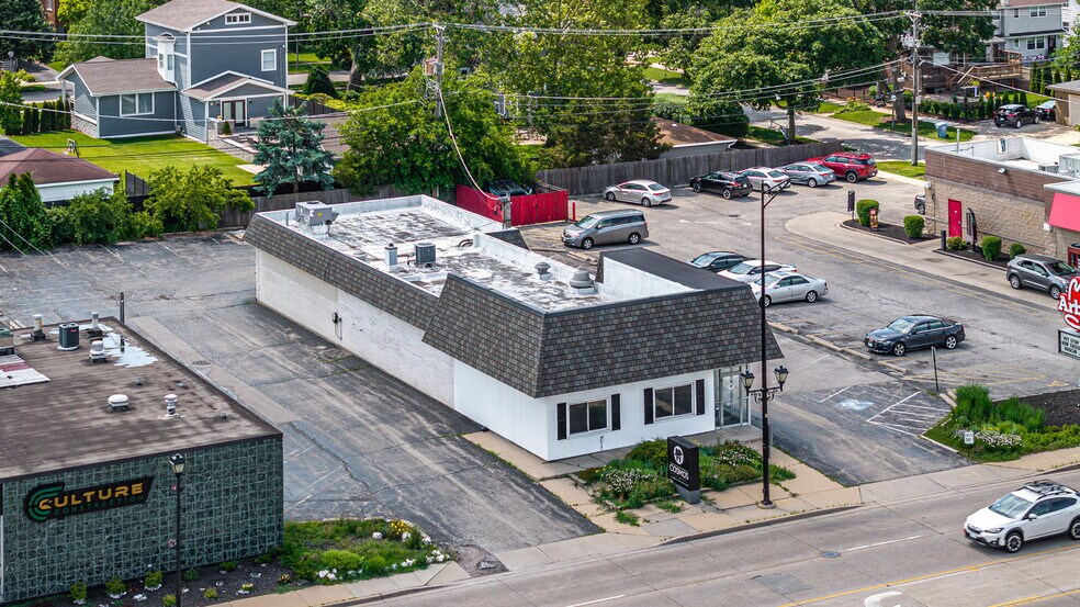 More Photos Of 332 N York St, Elmhurst Medical For Sale
