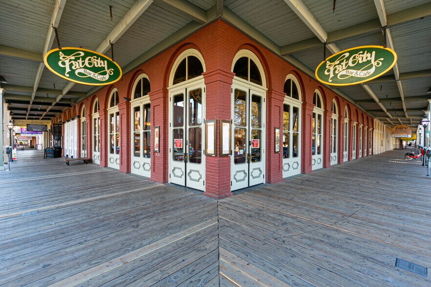 More Photos Of 1001-1015 Front St, Sacramento Restaurant For Sale
