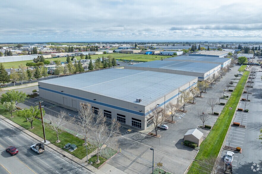 More Photos Of 6251 Florin Perkins Rd, Sacramento Warehouse For Lease