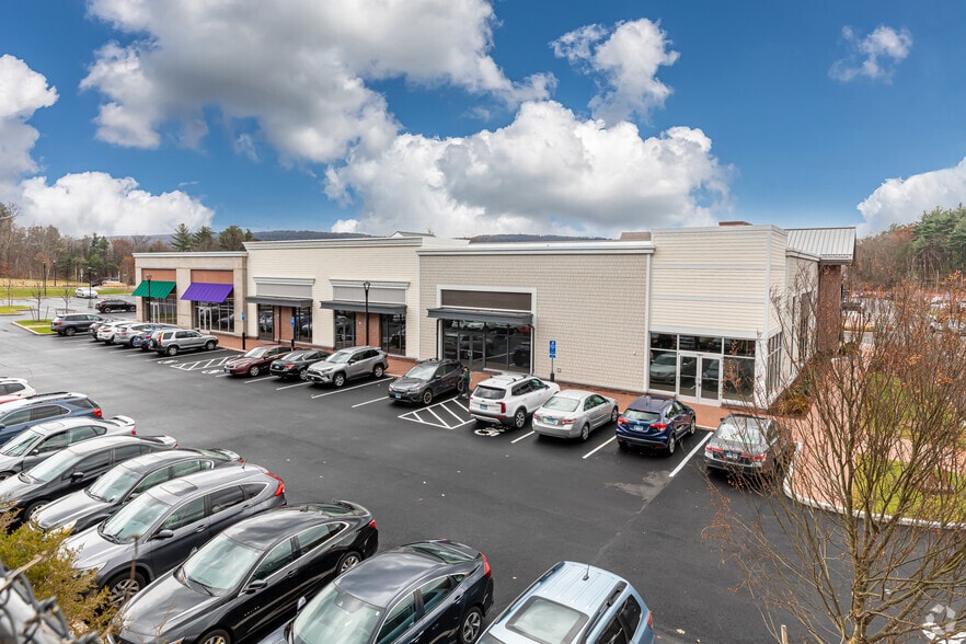 More Photos Of 21 Ensign Dr, Avon Unknown For Lease