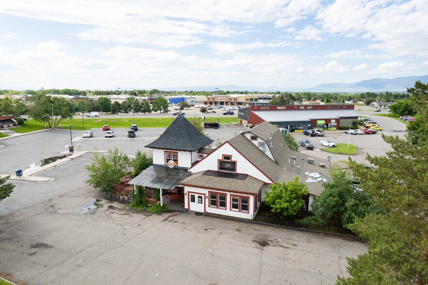 More Photos Of 2711 W College St, Bozeman Restaurant For Sale