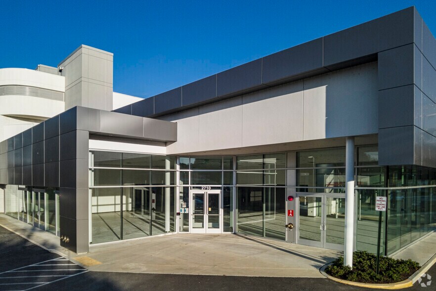 More Photos Of 2710 S Glebe Rd, Arlington Auto Dealership For Sale