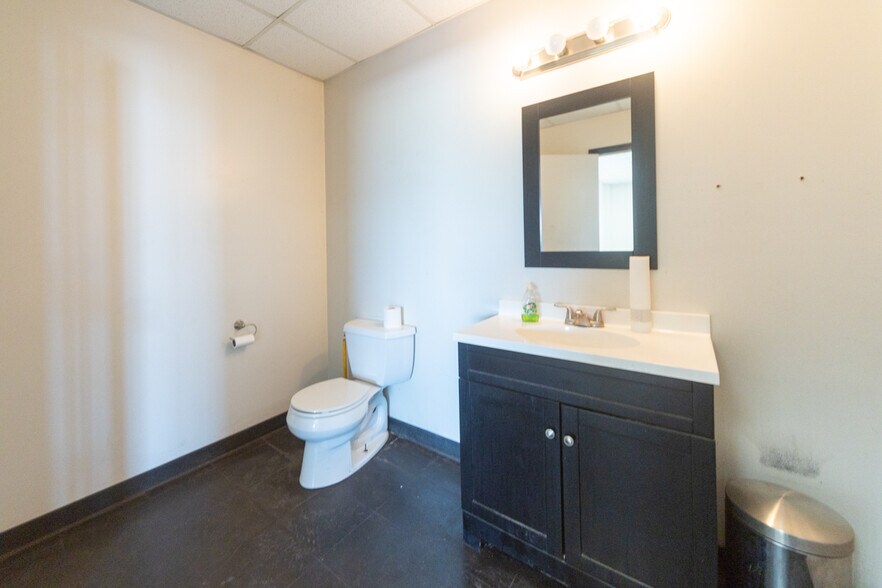 More Photos Of 3700 N 14th St, Ponca City Warehouse For Sale