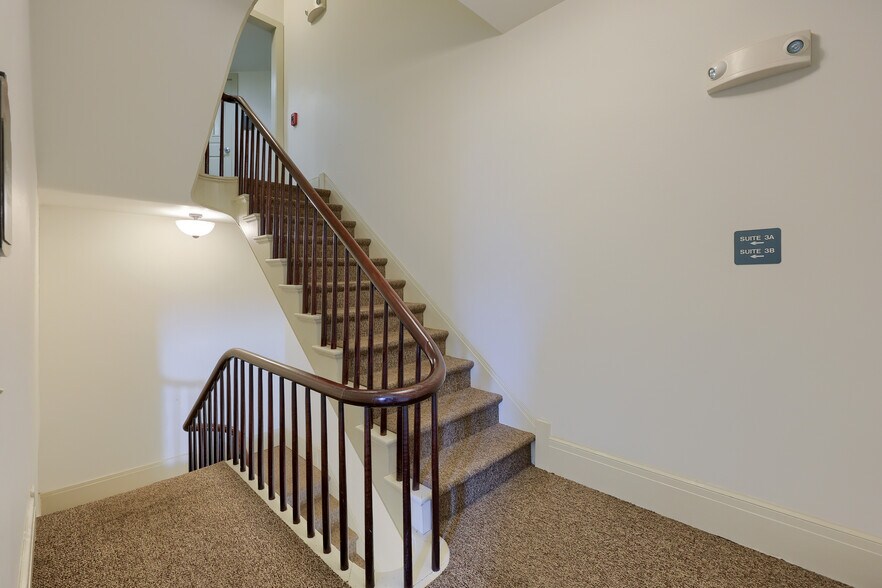 More Photos Of 390 E Main St, Ephrata Office For Sale