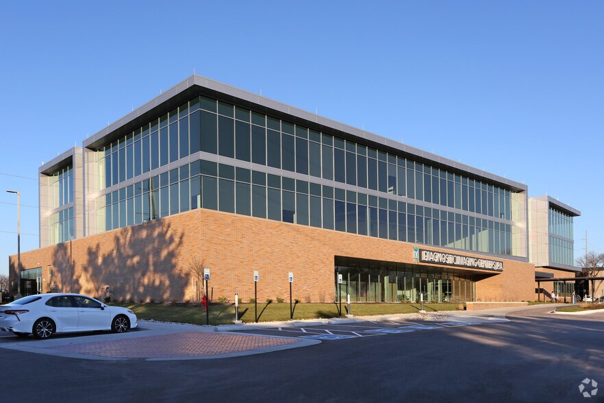 More Photos Of 6650 W 110th St, Overland Park Medical For Lease