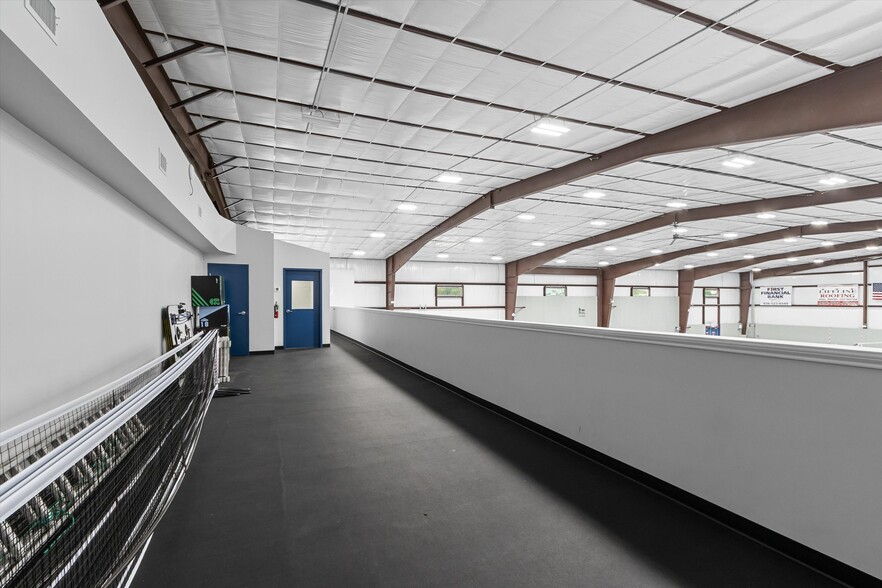 More Photos Of 12110 Old Montgomery Rd, Willis Light Distribution For Sale