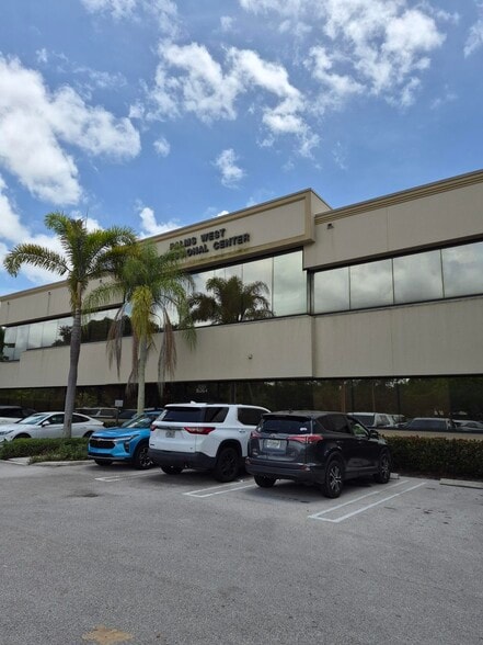 More Photos Of 12983 Southern Blvd, Loxahatchee Medical For Lease