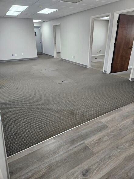 More Photos Of 950-980 Wabash Ave, Chesterton Industrial For Sale