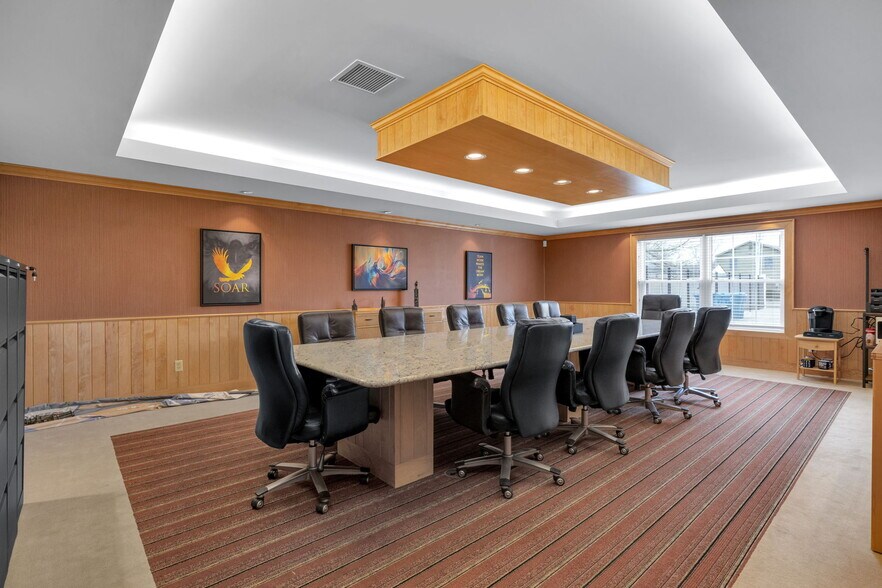 More Photos Of 10455-10499 N College Ave, Carmel Office For Sale