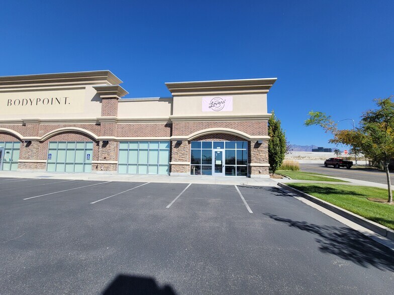 More Photos Of 2450 W Executive Pkwy, Lehi Storefront For Lease