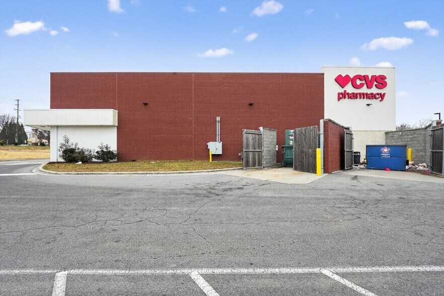 More Photos Of 4000 Battleground Ave, Greensboro Drugstore For Sale