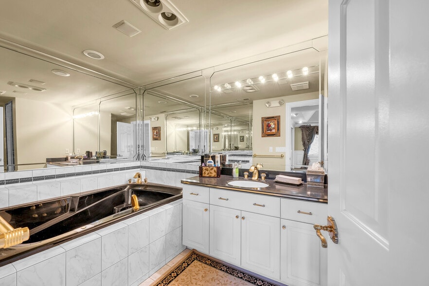 More Photos Of 4860 E 13 Mile Rd, Warren Lodge Meeting Hall For Sale