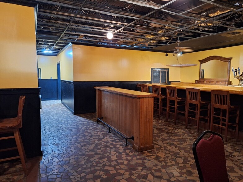 More Photos Of 525 Main St, Altavista Restaurant For Sale
