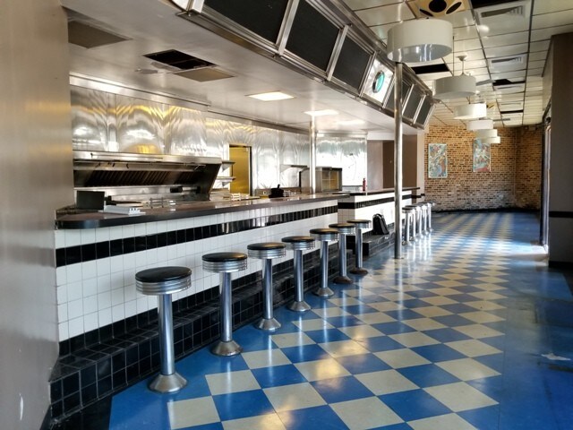 More Photos Of 2581 N Lincoln Ave, Chicago Storefront For Sale