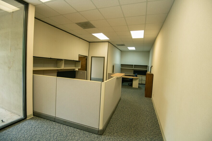 More Photos Of 1330 N Park St, Carrollton Medical For Sale