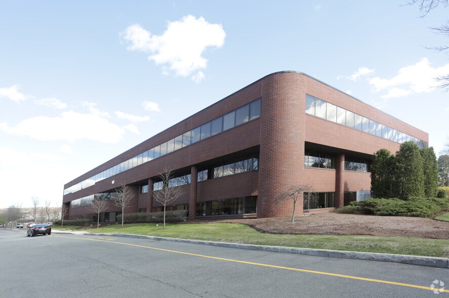 More Photos Of 112 Turnpike Rd, Westborough Office For Lease