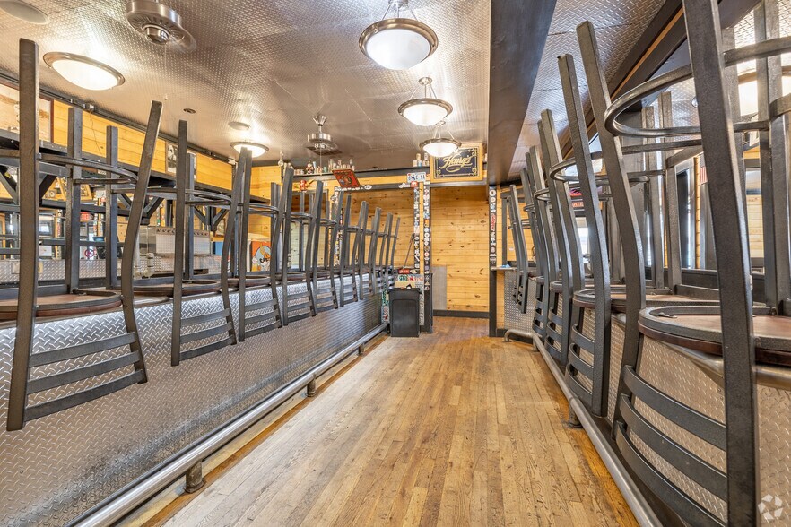 More Photos Of 401 W Cedar St, Rawlins Restaurant For Sale