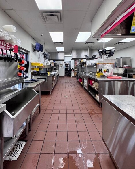 More Photos Of 3201 W Stan Schlueter Loop, Killeen General Retail For Sale