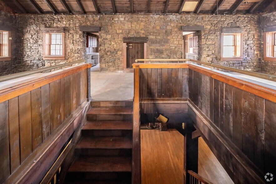 More Photos Of 510 Summit Ave, Jersey City Restaurant For Sale