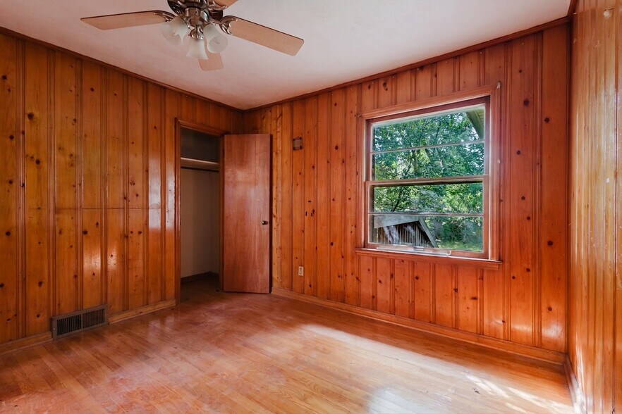 More Photos Of , Lexington Specialty For Sale