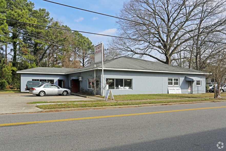 More Photos Of 3800 King St, Portsmouth Freestanding For Lease