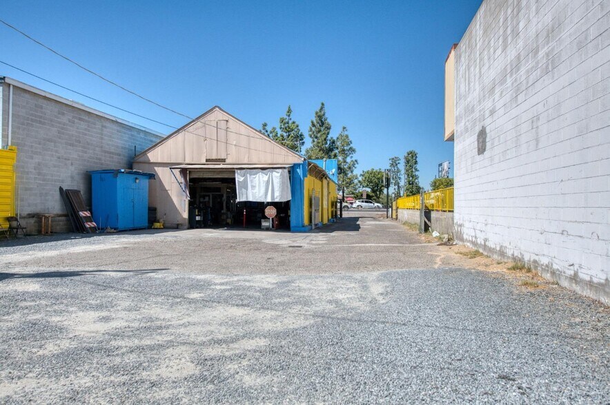 More Photos Of 4434 N Blackstone Ave, Fresno General Retail For Sale