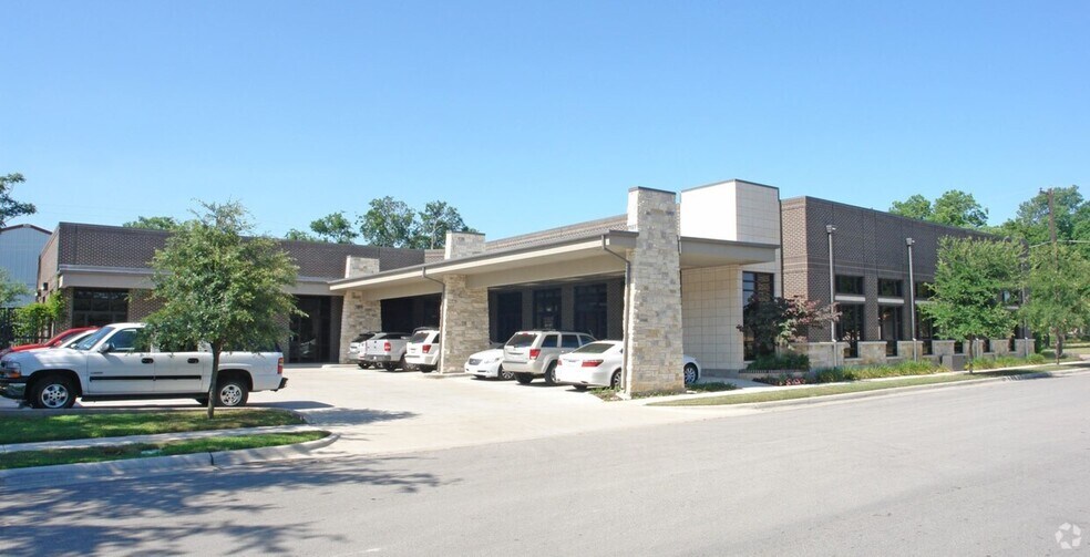 More Photos Of 3343 Locke Ave, Fort Worth Office For Lease