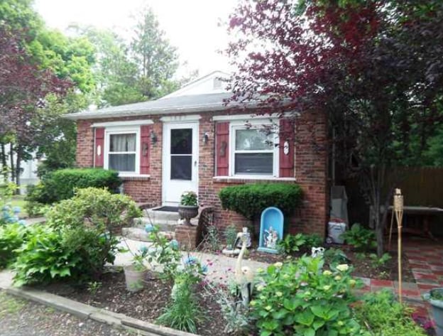 More Photos Of 1887 Joshuas Path, Central Islip Apartments For Sale